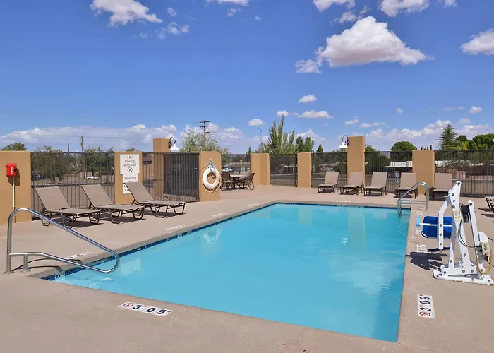 Clarion - Powell Zajazd 4*
