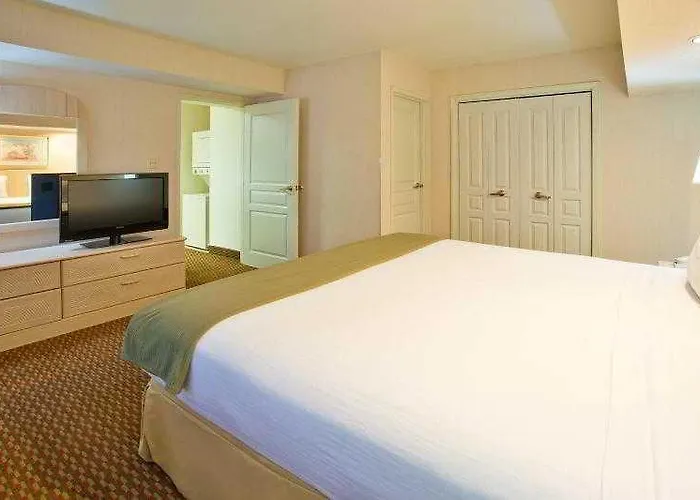 Clarion - Powell Zajazd 4*